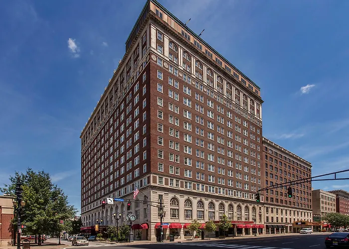 Airport Hotel: The Brown Hotel